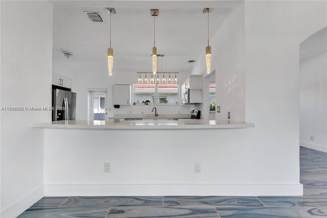 Building Photo - 501 90th St
