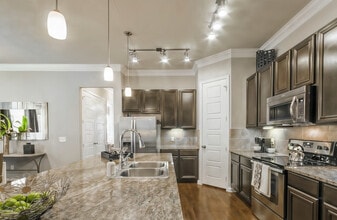 Building Photo - 265 Carriage Hills Blvd
