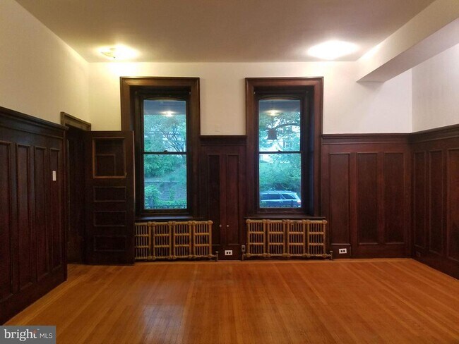 Foto del edificio - 348 Green Ln