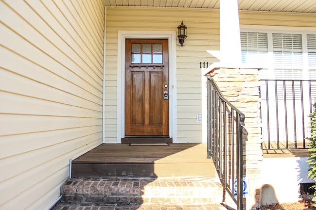 Building Photo - Price Improvement! Beautiful 3 Bedroom 2 B...