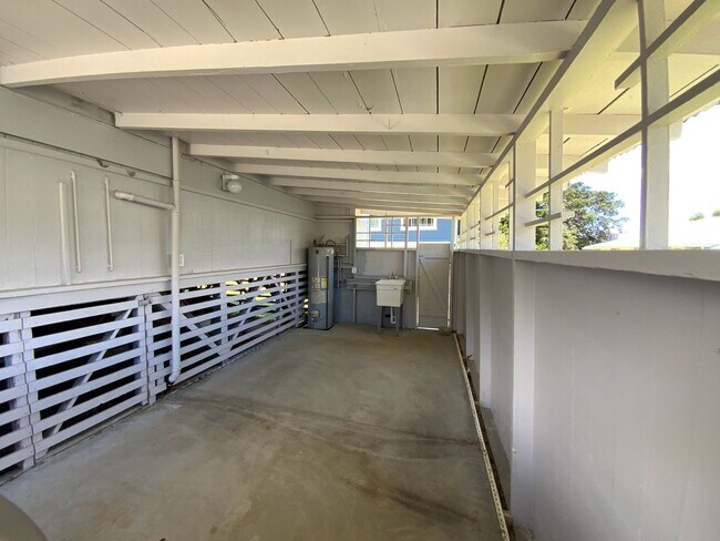 Building Photo - T1231ach