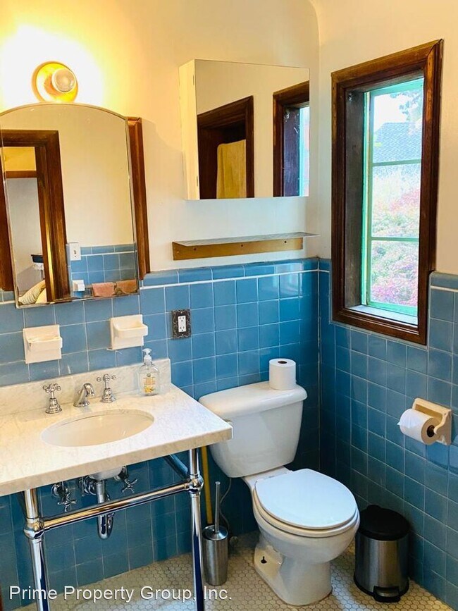 Building Photo - 3 br, 2.5 bath House - 1553 La Vereda