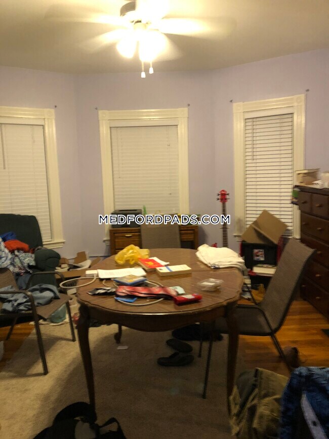 Building Photo - 32 Chester Ave