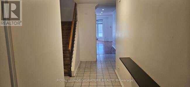 Photo du bâtiment - 1039 Cedarglen Gate