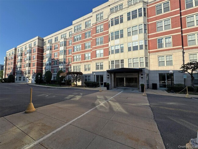 Foto del edificio - 300 Mamaroneck Ave