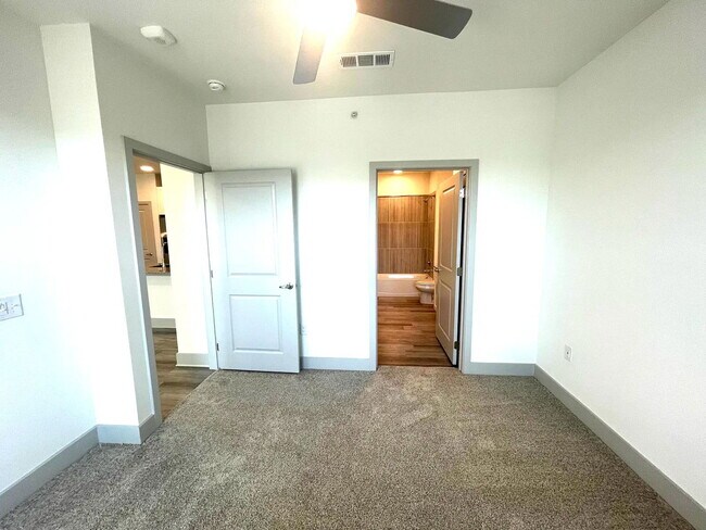 Foto del edificio - 2601 N Austin Ave