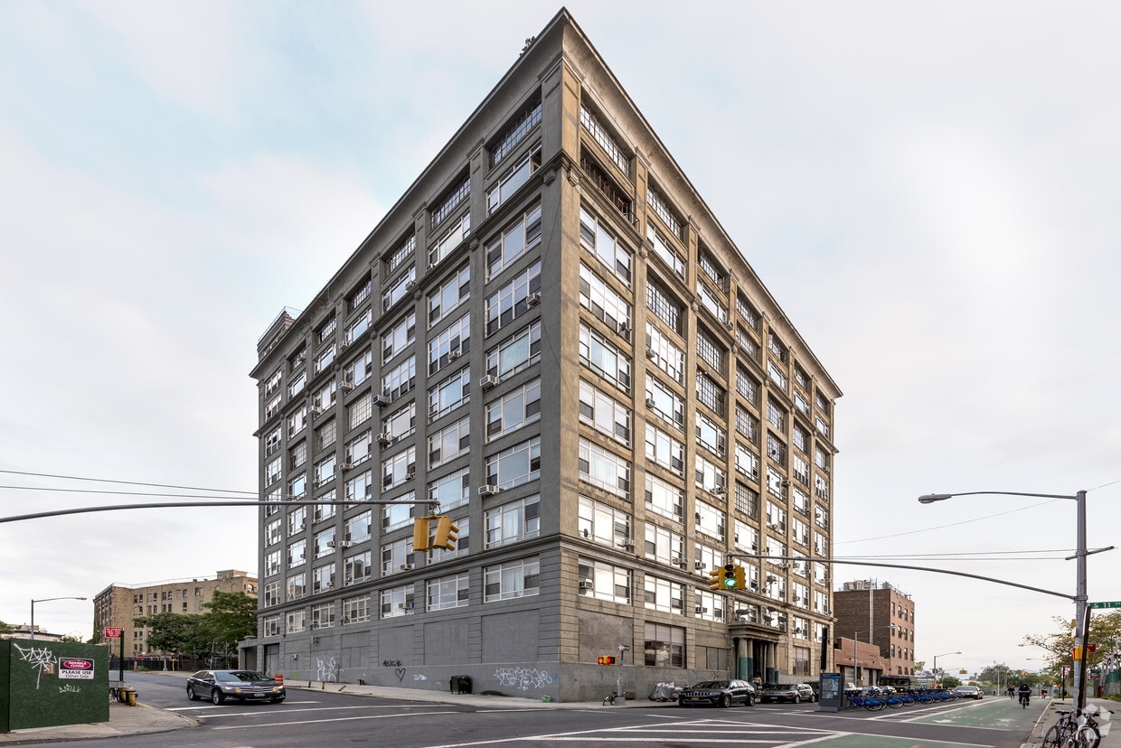 475 Kent Ave - 475 Kent Williamsburg Lofts