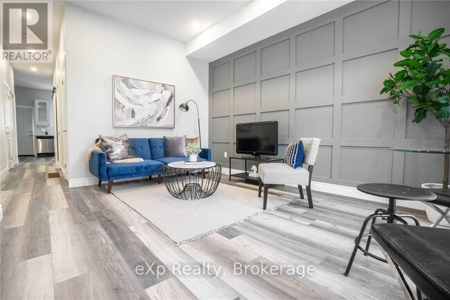 Building Photo - 55 Wellington St N