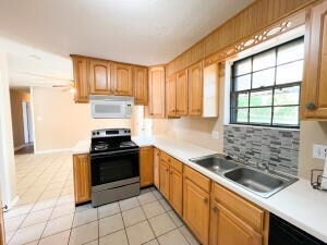 Building Photo - 123 Sunnywood Dr