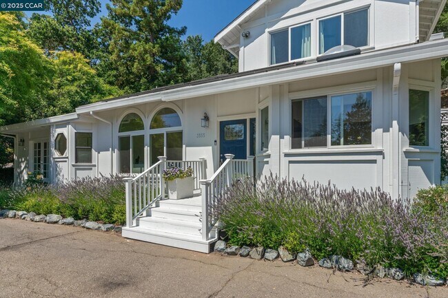 Building Photo - 3555 Old Mountain View Dr