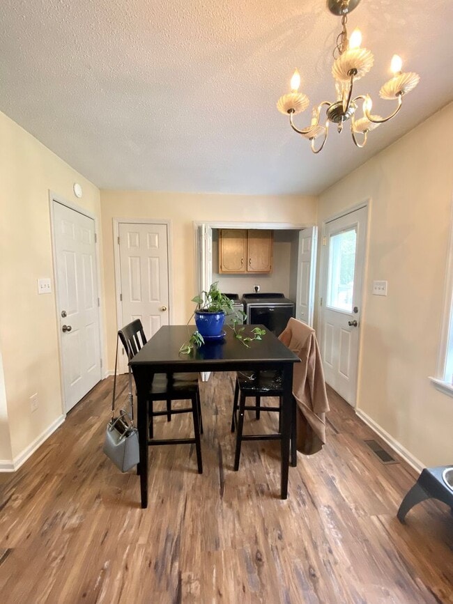 Building Photo - 3 Bedroom Jacksonville Home for Rent