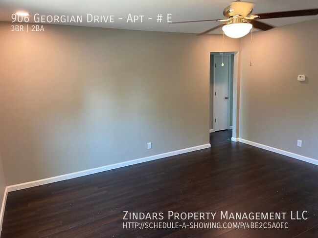 Building Photo - Newly Remodeled 3 bedroom 1.5 bath apartments