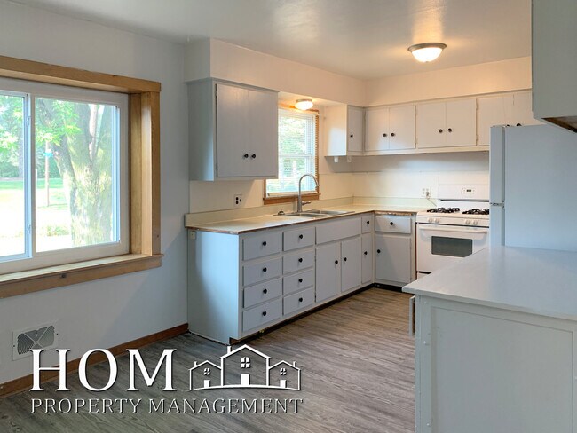 Foto del edificio - 335 Dolph Rd