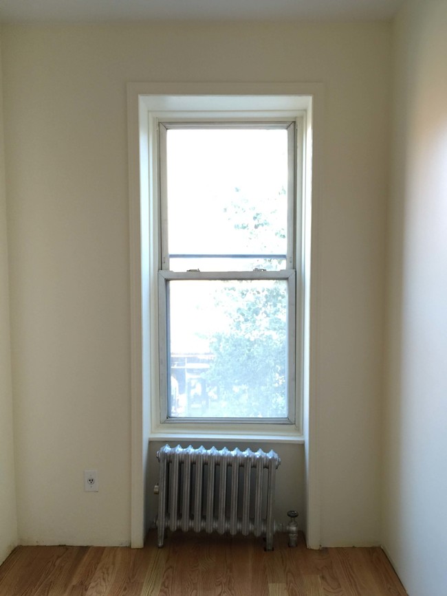 Building Photo - 736 Sackett St