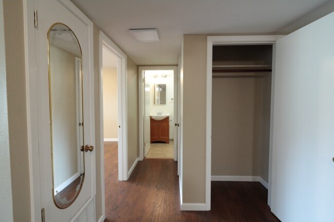 Foto del edificio - 77 N Ellsworth Ave