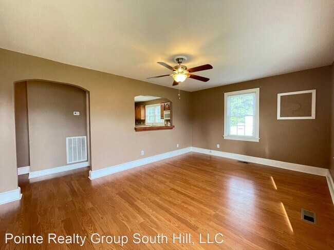 Building Photo - 3 br, 1 bath House - 108 W. Pine St