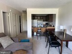 Foto principal - 5225 Pooks Hill Rd