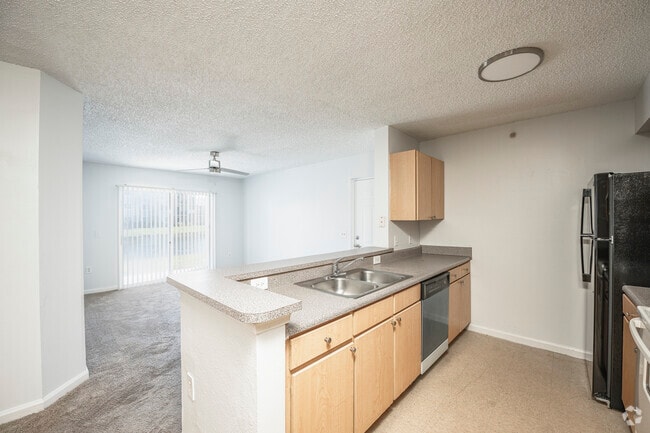 3BR, 2BA - 1,154SF - Kitchen - San Marco Apartments
