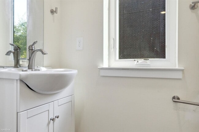 Building Photo - 5 br, 5 bath Duplex - 1519 N Sydenham St U...