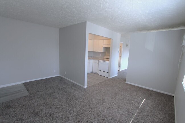 Foto del edificio - Great location and beautiful updates. Pet friendly one bedroom in Bellevue.