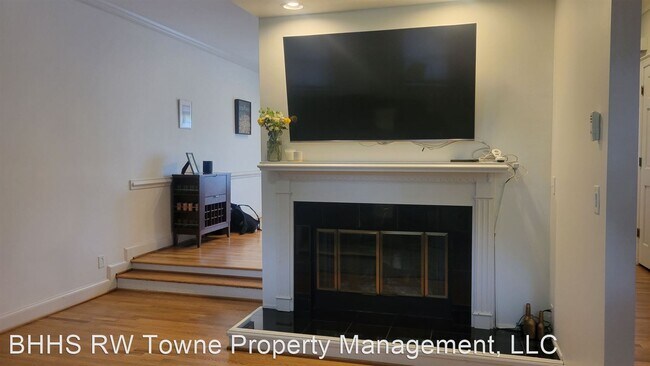Building Photo - 4 br, 3.5 bath House - 839 Botetourt Gardens