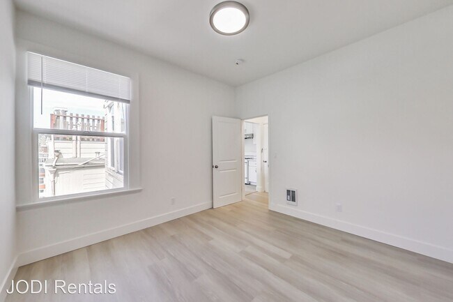 Building Photo - 2 br, 1 bath House - 1139 Kearny St