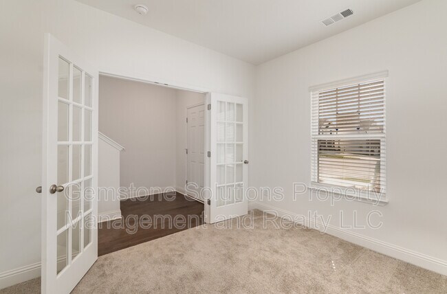 Building Photo - 225 Asher Ct