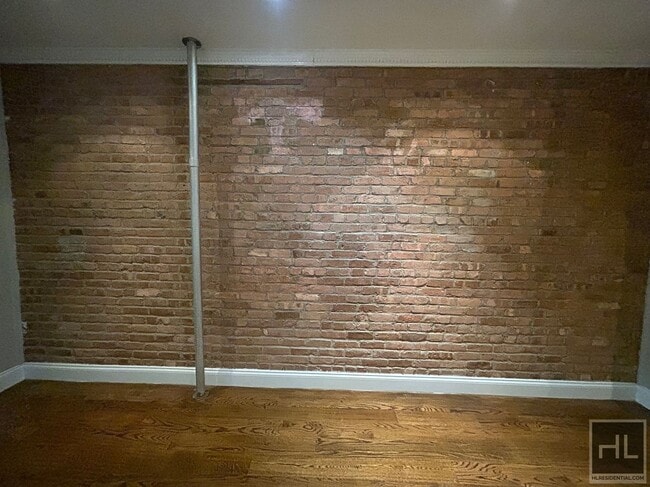 Building Photo - AVE A