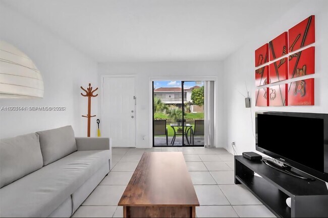 Foto del edificio - 3258 NW 104th Ave