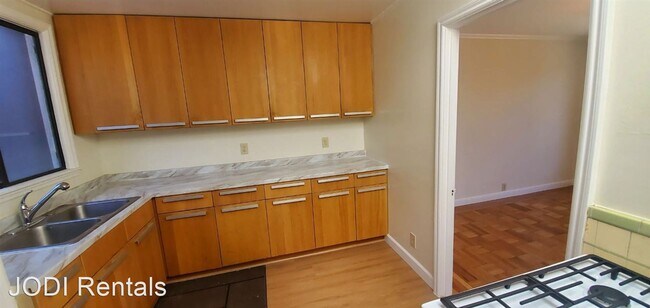 Foto del edificio - 3 br, 1 bath House - 1844 29th Avenue