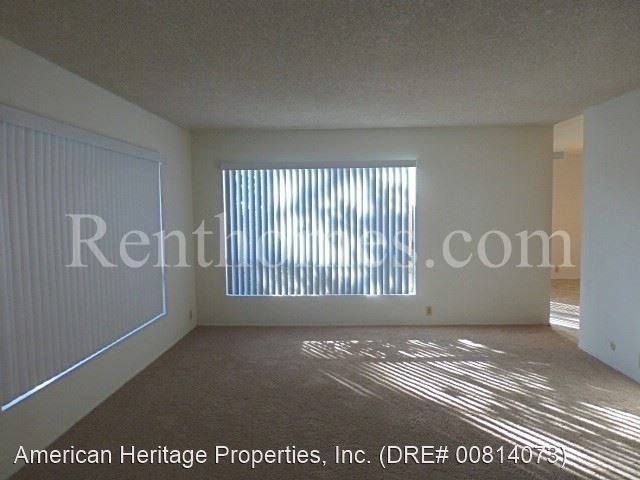 Foto del edificio - 2 br, 2 bath House - 10519 Caminito Baywood