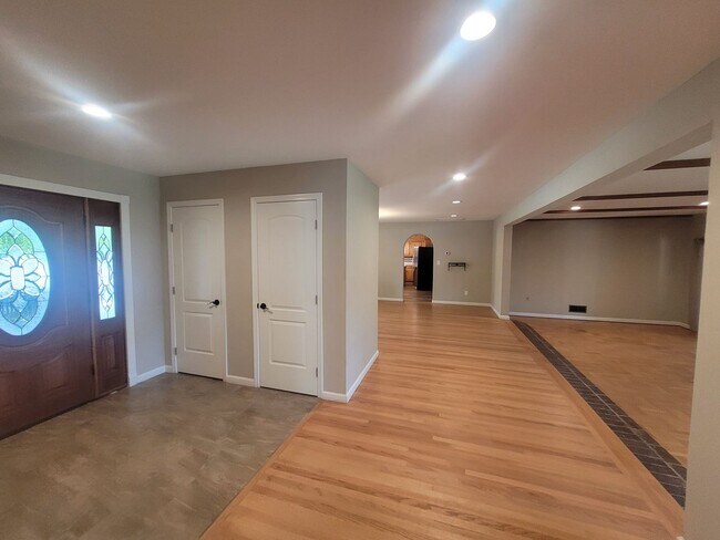 Foto del edificio - Spacious Carmichael home in Winding Wy / G...