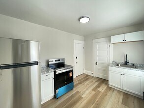 Building Photo - 55 Henriette St