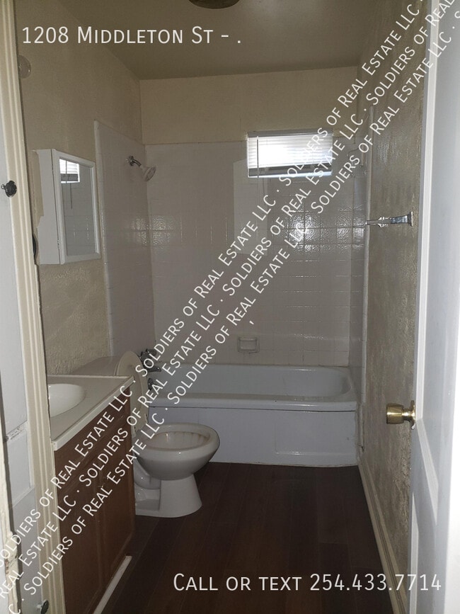 Foto del edificio - 1208 Middleton St