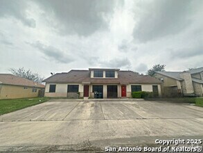 Building Photo - 7550 Oak Chase