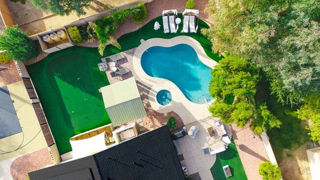 Building Photo - 12202 N 60th St