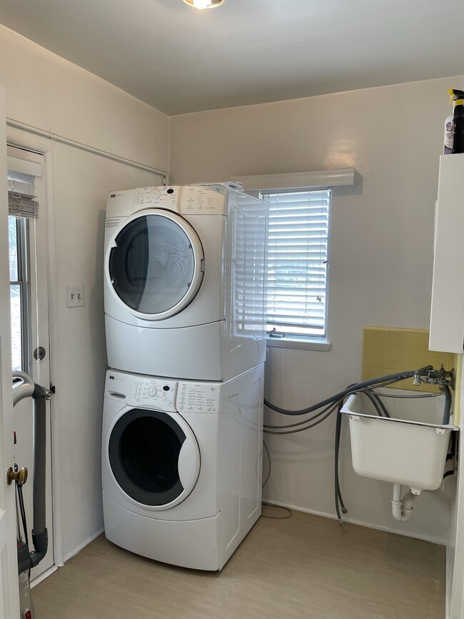Private laundry room - 4860 Riverton Ave