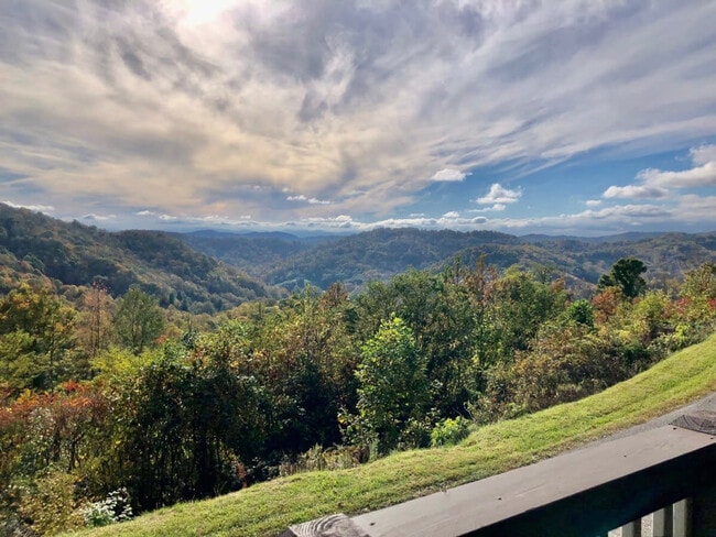 Building Photo - 95 Breakaway Trail S