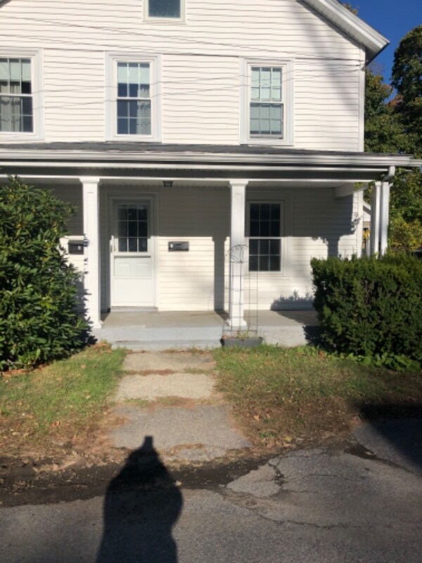 10 Shaw Pl Unit 1, Foxboro, MA 02035 Room for Rent in Foxboro, MA