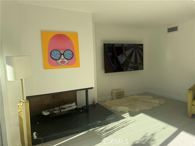 Foto del edificio - 241 S Barrington Ave