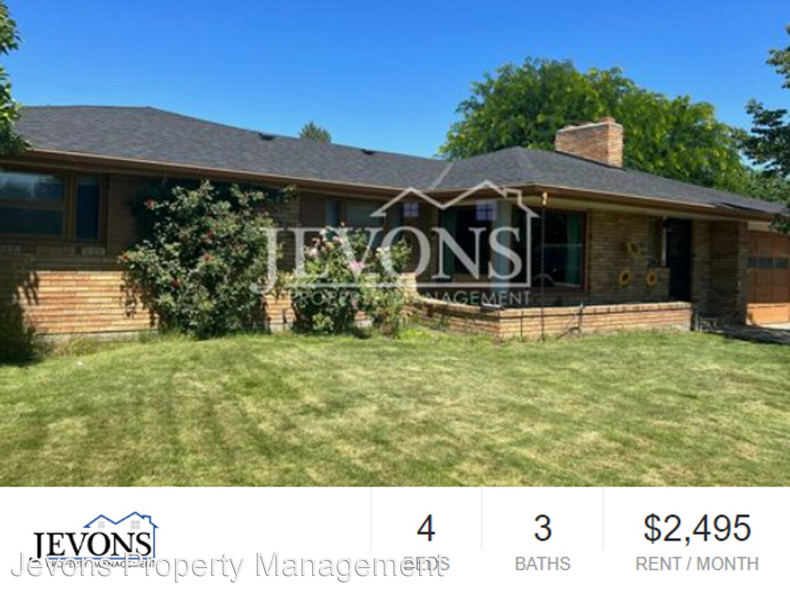 4 br, 3 bath House 5007 W Lincoln Ave House for Rent in Yakima, WA