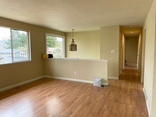 Foto del edificio - Charming 3 Bed 2.5 Bath Home in Newcastle