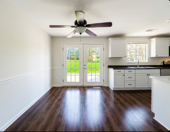 Photo - 114 Drexel Dr House