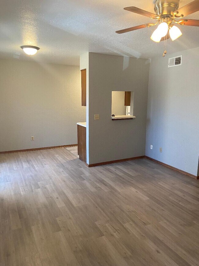 1932 E Lindsey St, Norman, OK 73071 Condo for Rent in Norman, OK