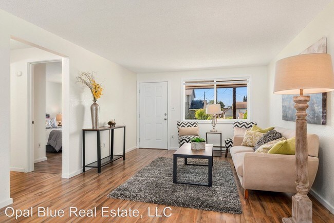 Building Photo - 2 br, 1 bath Apartment - 3605 22nd St.