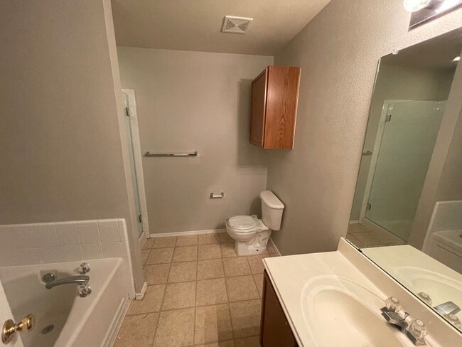 Building Photo - 2233 Southway