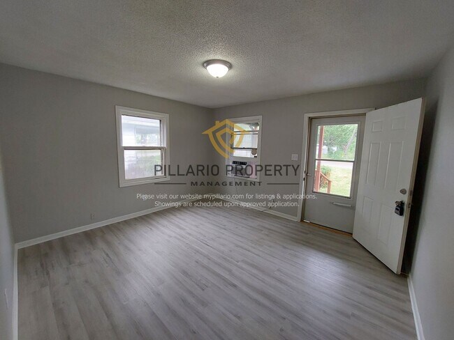Building Photo - 3536-3538 N Parker Ave