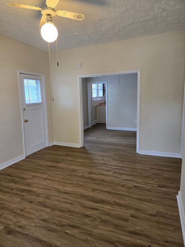 Building Photo - Charming 2 bedroom home in heart of Lexing...