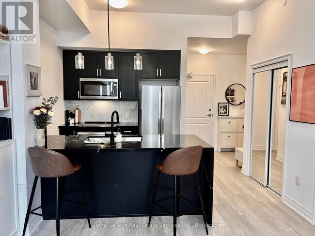 Photo du bâtiment - 460-460 Dundas St E