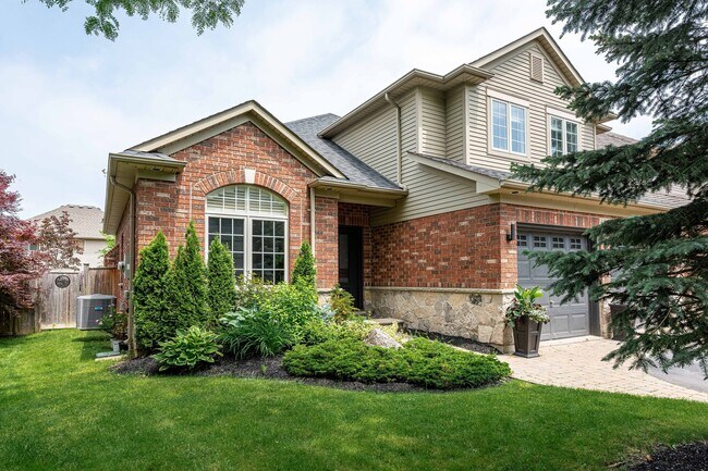 Building Photo - 620 Sandcherry Dr